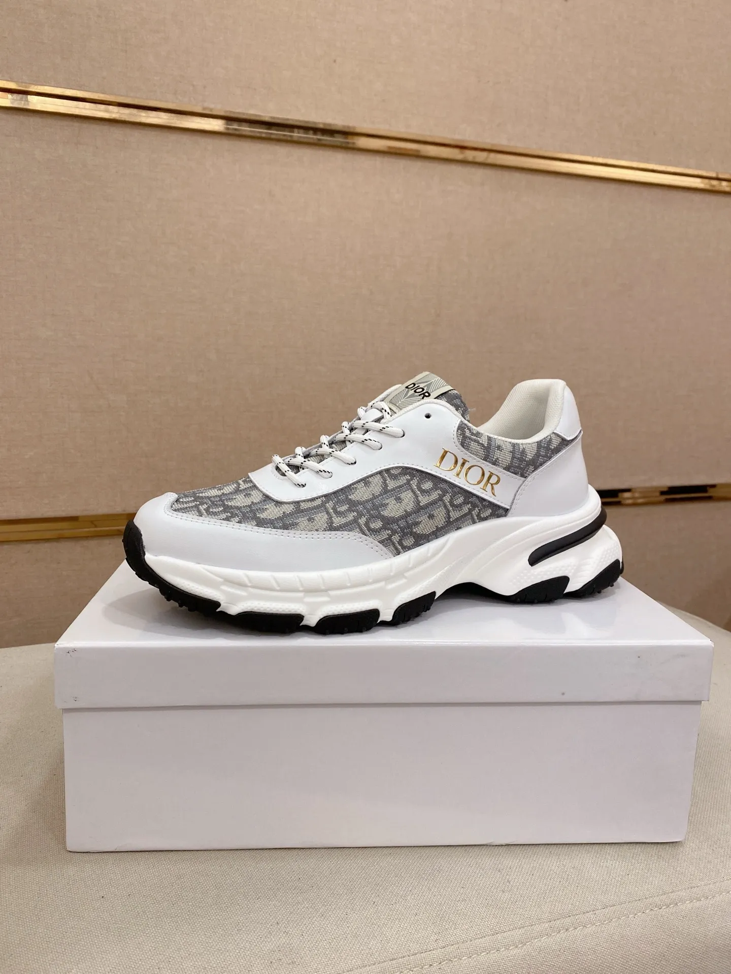 Men's clothing and shoes 442💰🇮🇹🇮🇹Dior d The new model is on sale at the same time at the counter. The upper 🇮🇹 is imported Italian first-layer cowhide, and the lining is fully imported sheepskin 💪💪. It is a complete 1⃣️ to 1⃣️ replica 🇮🇹💪💪, ⚠ Sole: The original sole is specially provided by the original factory. The exclusive movable molded sole is super comfortable. ⚠Original factory single goods, 🔍🔍high quality, you can enter and leave the counter at will, welcome to compare⚠. Code number: 38-44. Can be customized for 45 non-refundable.